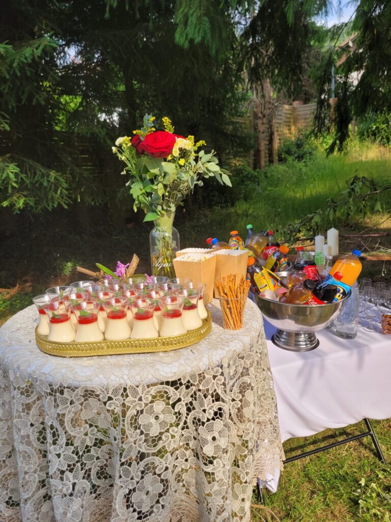 buffet à volonté dans un parc végétale du traiteur événementiel 